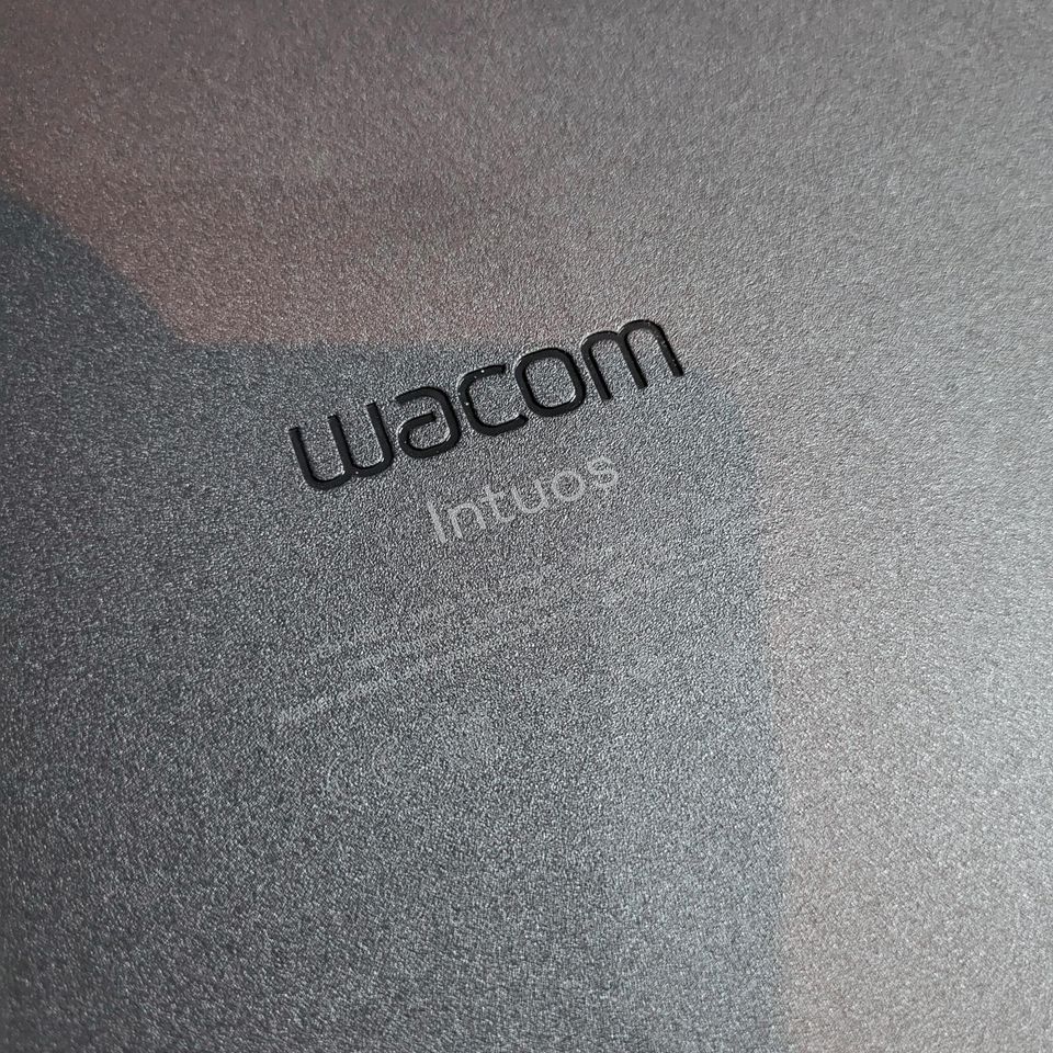 Wacom Intuos Medium Zeichentablet Bluetooth in Königsbrunn