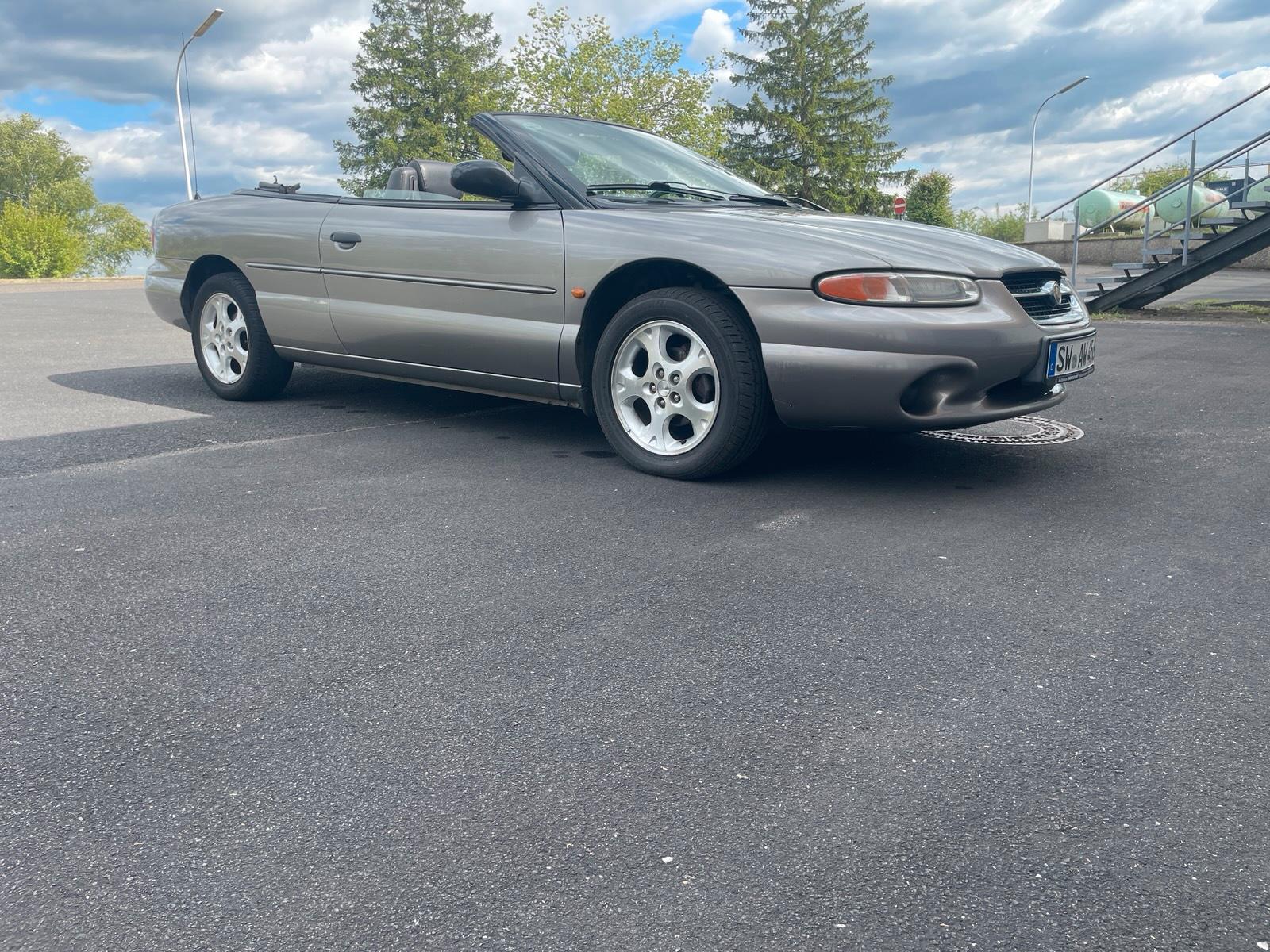 Abbildung des Autos Chrysler Daimler Stratus…