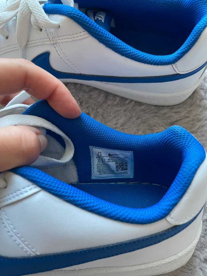 Nike Court Royale 2 Blanc/ Bleu Größe 40,5 in Talkau