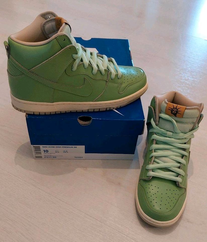 Nike Dunk SB high statue of liberty DS in Essen