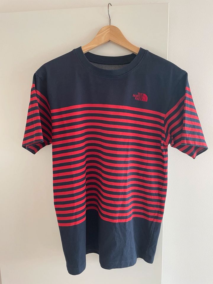 The North Face T Shirt (EU size M) in Odenthal