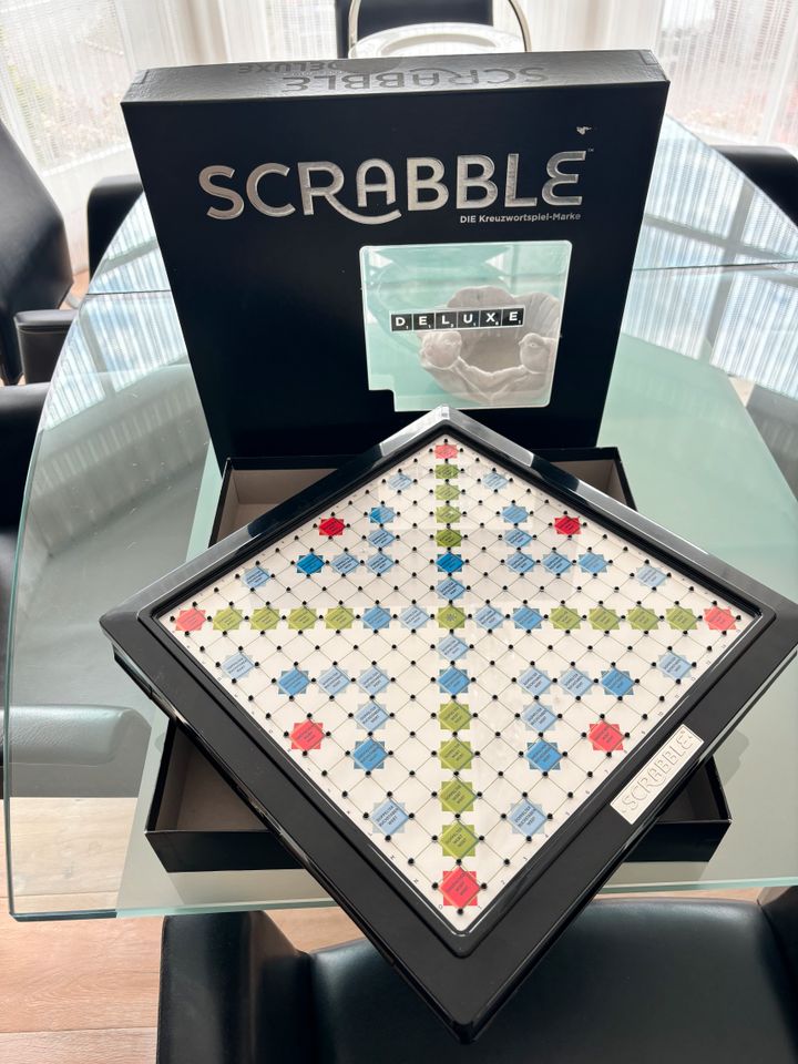 SCRABBLE  DELUXE, schwarze Version, drehbar, nw.Versand kostenlos in Hockenheim