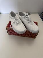 Vans Schuhe Größe 40 **NEU** Hessen - Buseck Vorschau
