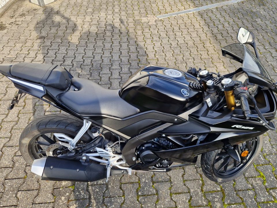 Yamaha YZF 125r Baujahr 2019 Neuer Motor bei 38.894km in Limburg