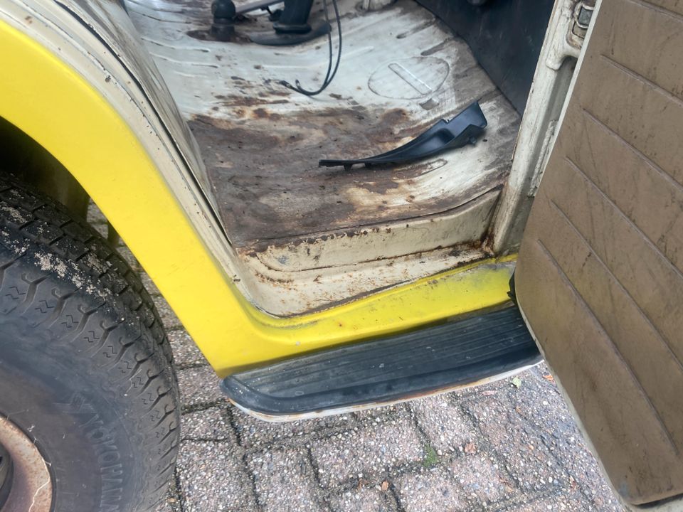 Volkswagen T2A 1971 | Restaurationsobjekt mit Motorbrandschaden in Goch