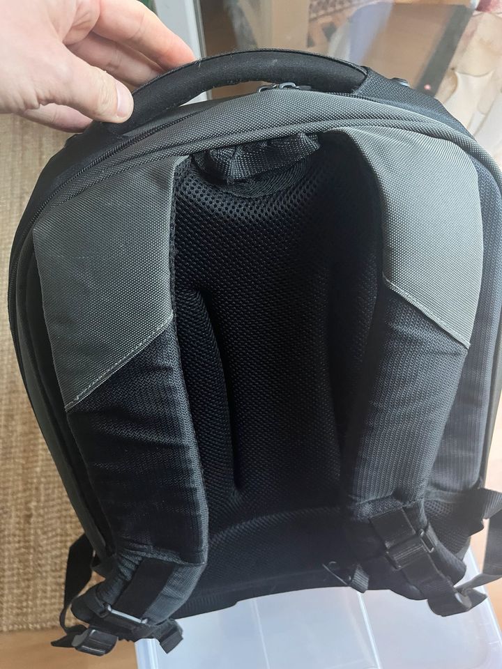 CASELOGIC Rucksack für Laptops gebraucht in Halle