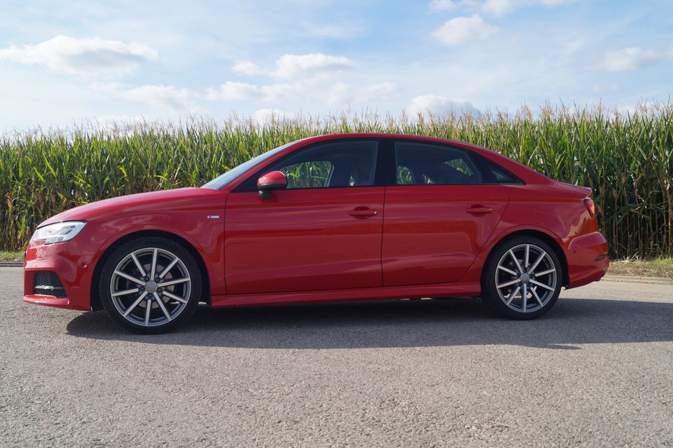 Audi A3 Limousine 2.0 TDi in Nördlingen