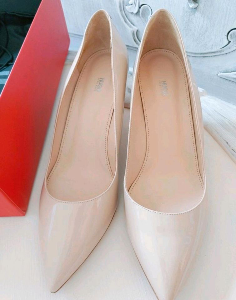 Hugo Boss Pumps Gr 37 Beige Neu in Schwetzingen