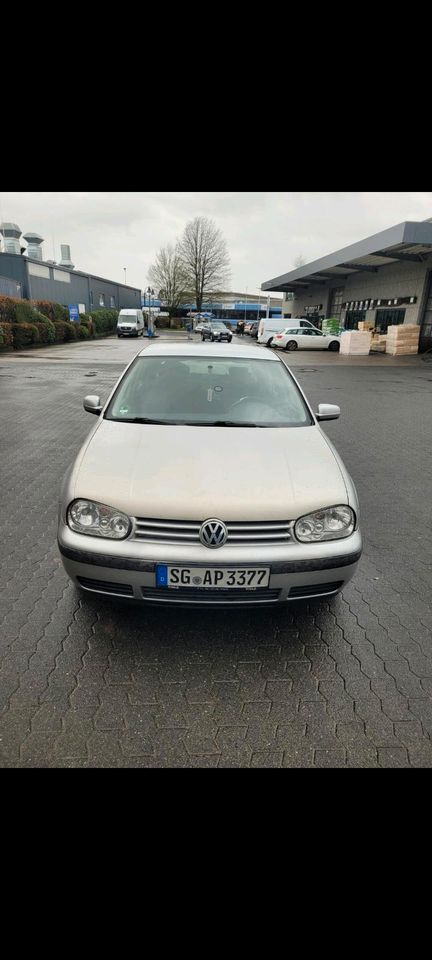 Golf 4 1,4l in Solingen