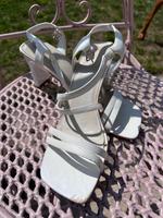 Jane Klein Sandalen in weiß in Gr 39 Schleswig-Holstein - Wrist Vorschau