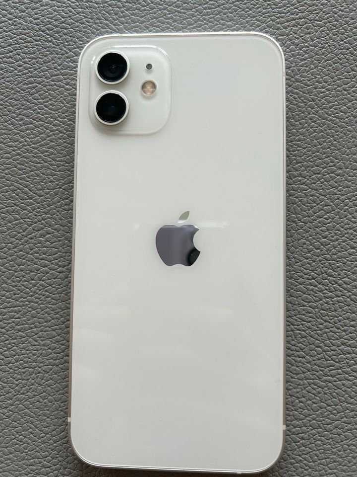 iPhone 12  64GB Weiß in Syke