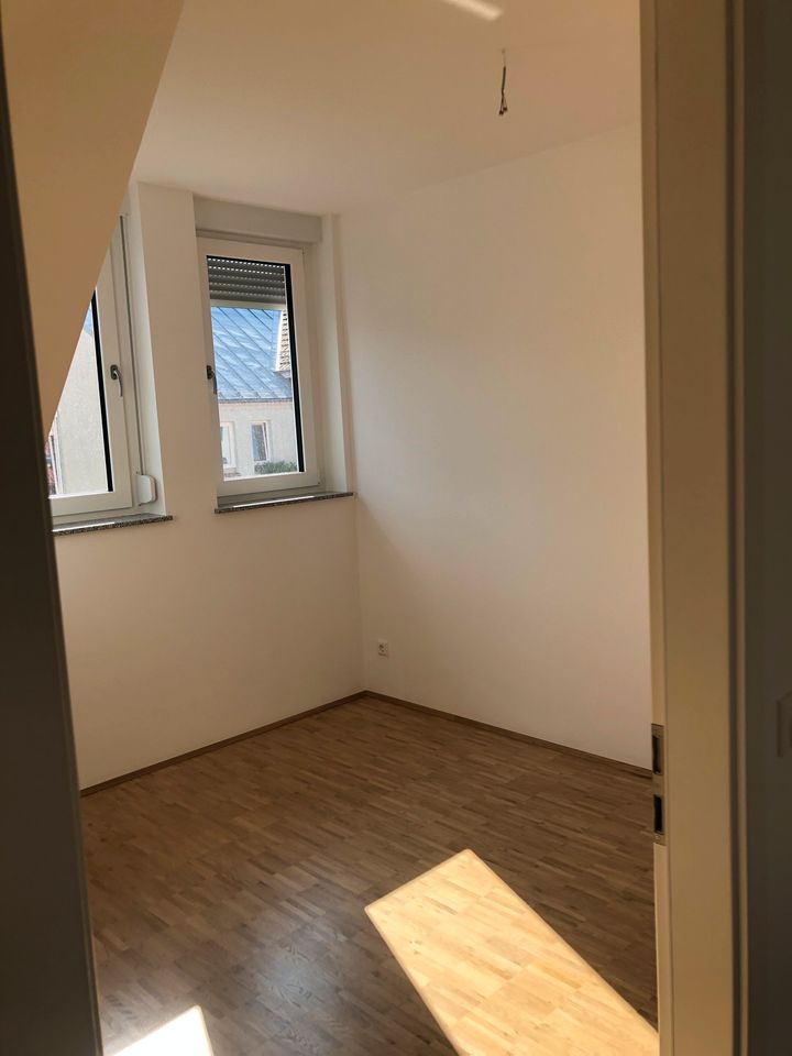 *Schöne 4 Zimmer-Wohnung- Maisonette - mit Blick ins Grüne zu vermieten- bis 2 Monate Kaltmietfrei möglich * in Schwäbisch Hall