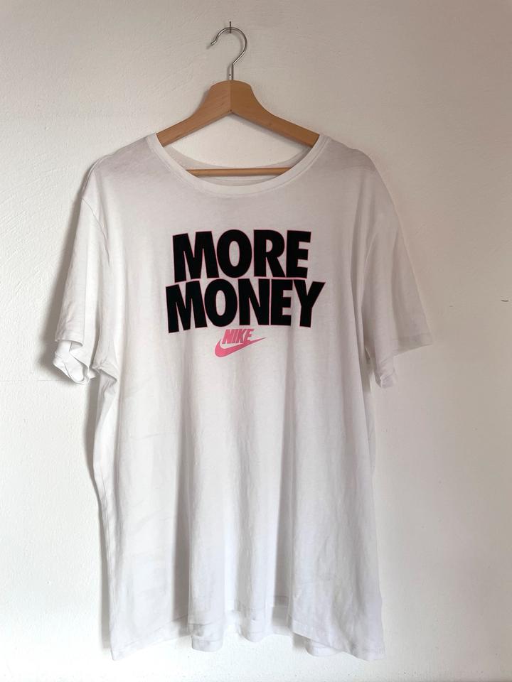 NIKE The Nike Tee T Shirt More Money weiB XL