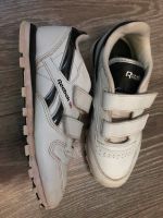 REEBOK Turnschuhe Sport-Schuhe Sneaker Gr 30,5 weiß München - Pasing-Obermenzing Vorschau