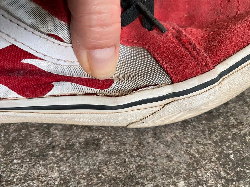 Vans Sneaker Turnschuhe rot Gr. 37 in Bergen auf Rügen