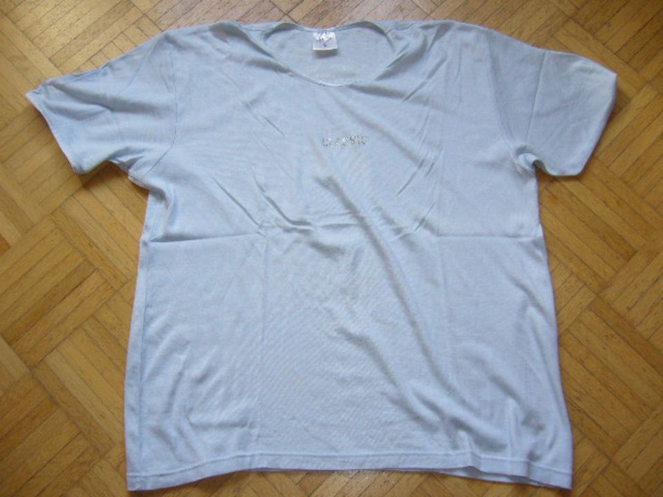 T-Shirts (mehrere) Gr. 48 in Herborn