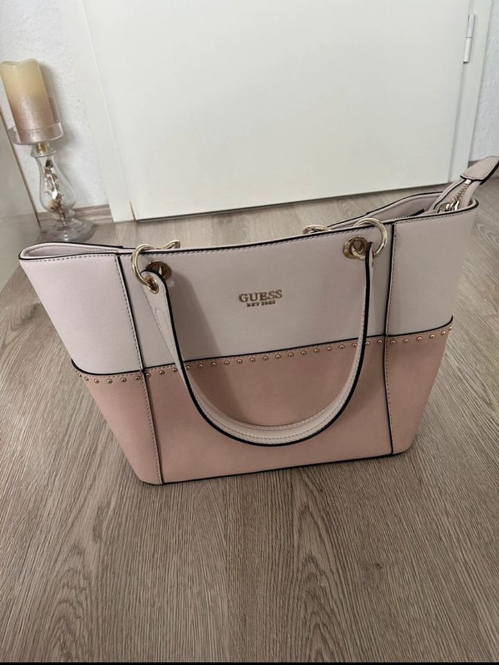 Handtasche Guess rosa in Mülheim (Ruhr)