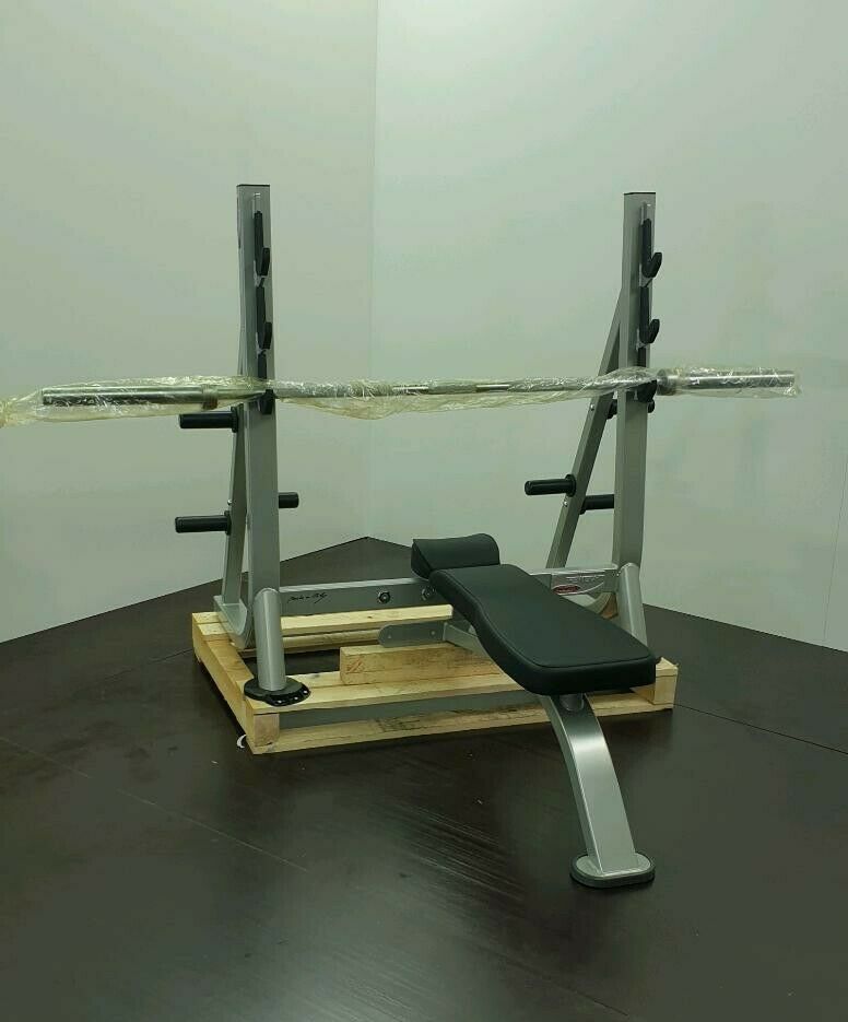 Panatta Olympic Flat Bench + Olympic Langhantelstange in Ahaus