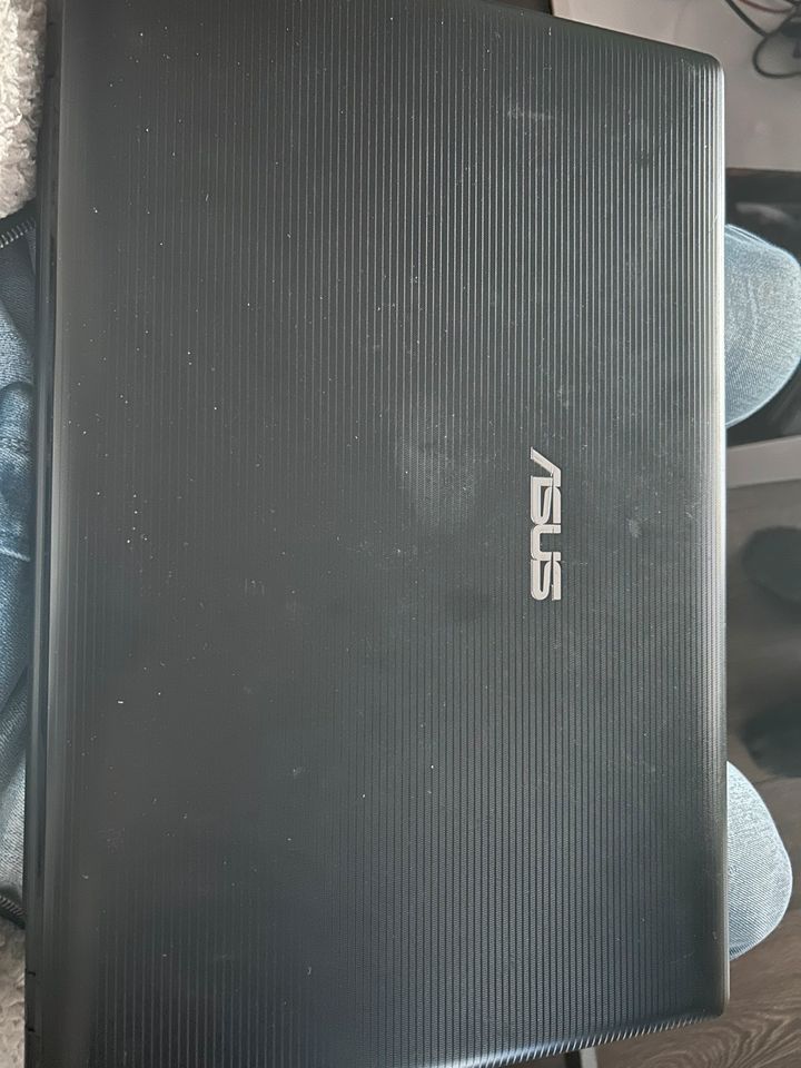 Asus Laptop in Dornstetten