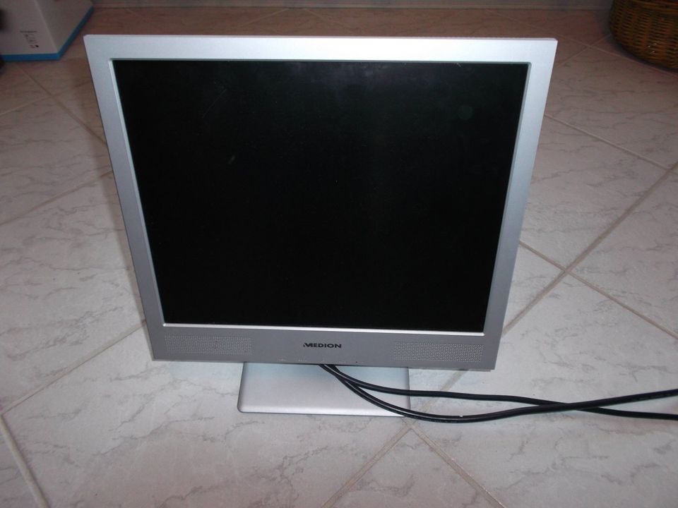 Monitor 17" Medion mit Sound in Wremen