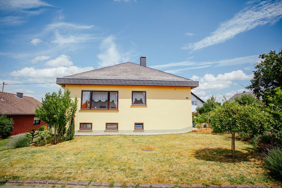 Gepflegtes Einfamilienhaus mit großem Garten und Garage in ruhiger Lage von Mittelstrimmig in Mittelstrimmig