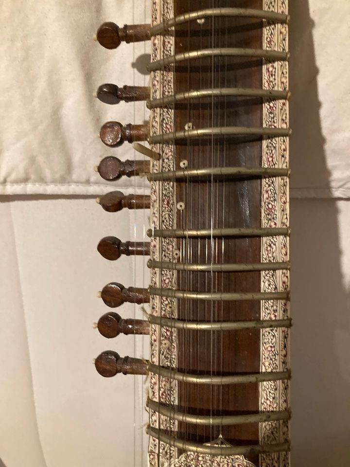 Sitar - indisches Saiteninstrument - mit Zubehör in Au