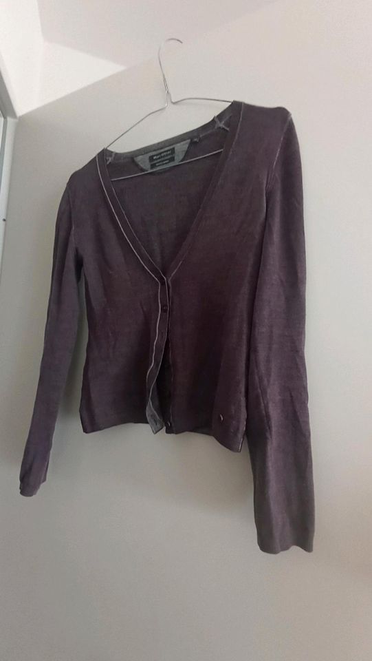 Pullover Jacke sehr schön von Marco Polo neu in Marburg