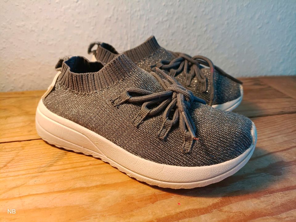 Sneakers von Zara wie NEU in Bammental