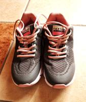 Damen Schuhe Laufschuhe Gr. 38 neuwertig Sportschuhe Hessen - Eppertshausen Vorschau
