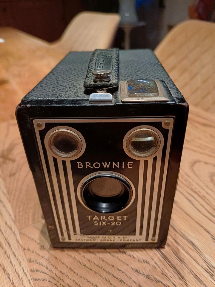 Eastman Kodak "Brownie Target Six-20" Box 40er, original in Schlüchtern