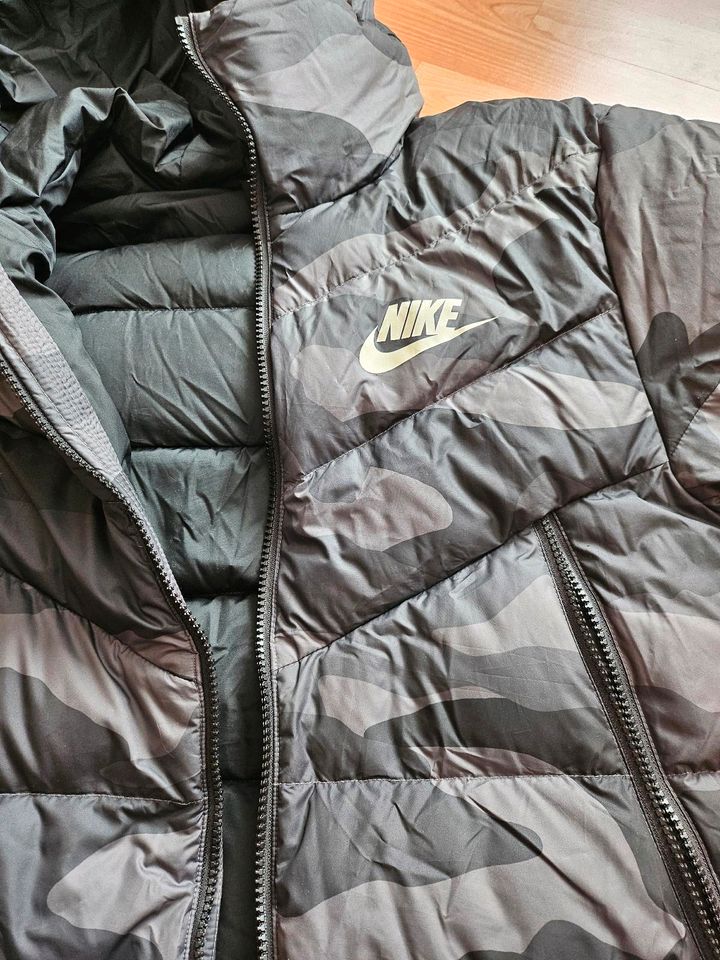 Nike Jacke in Herschbach