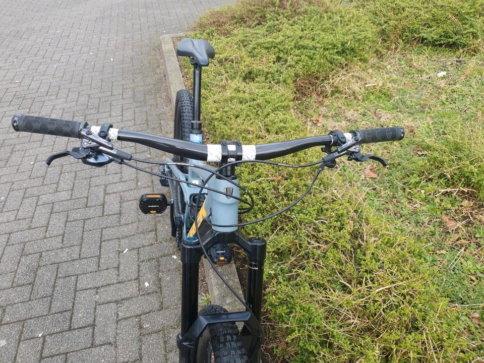 Trek Slash 9.8 GX Größe L UVP 7199,- gebraucht 31 in Eckernförde