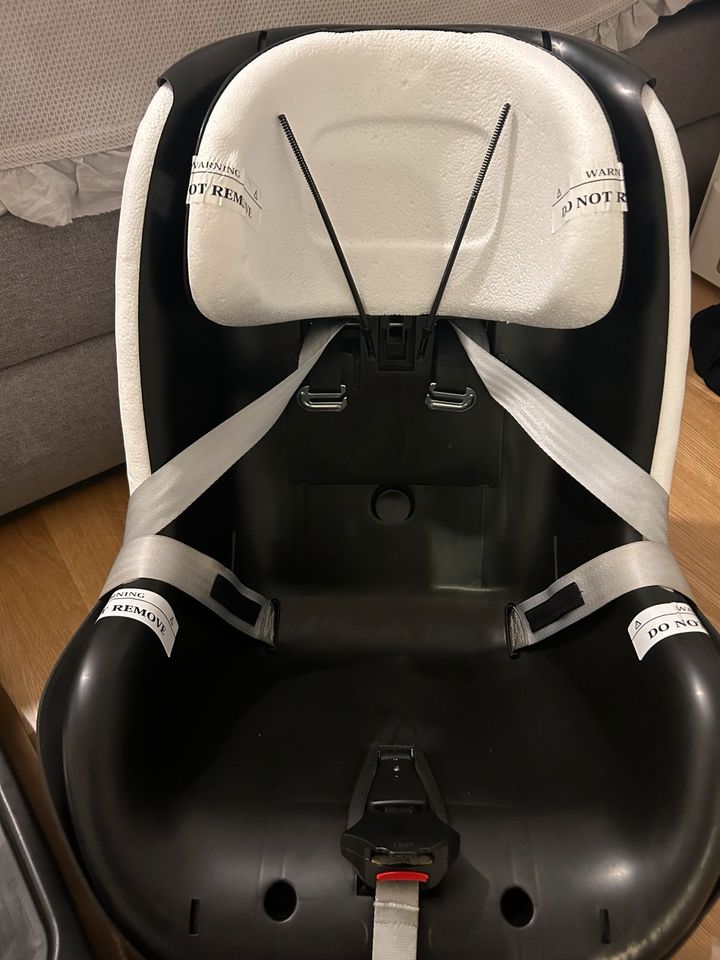 Kindersitz Maxi Cosi Pearl mit Family Fix Isofix Base in München