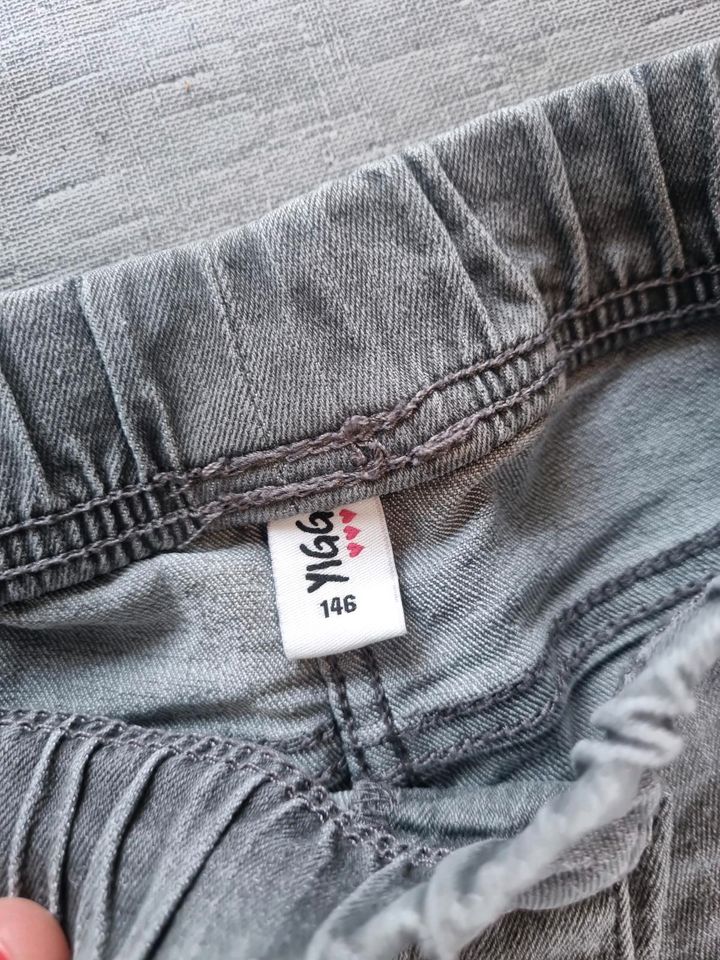 Skinny Jeans 146 grau in Oldenburg