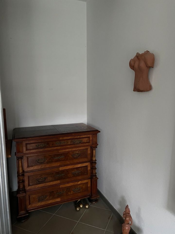 Antiquitäten Gründerzeit Wohnzimmer - Sofa - Schrank - in Schermbeck