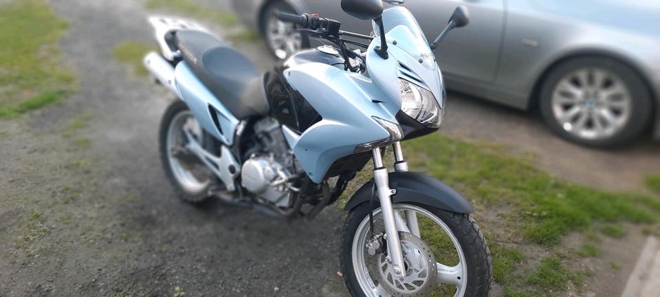 Suche Honda Varadero125 Ktm Duke 125 Yamaha Mt 125 in Radebeul