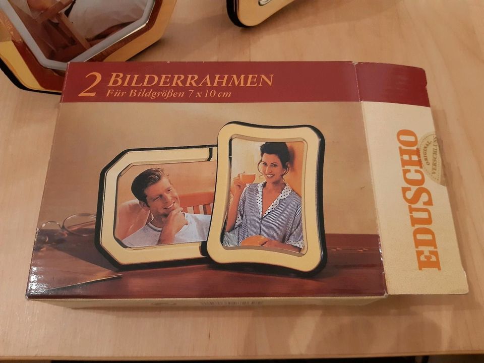 2 Bilderrahmen, goldfarbend, (Bildergröße 7 x 10 cm) in Berlin