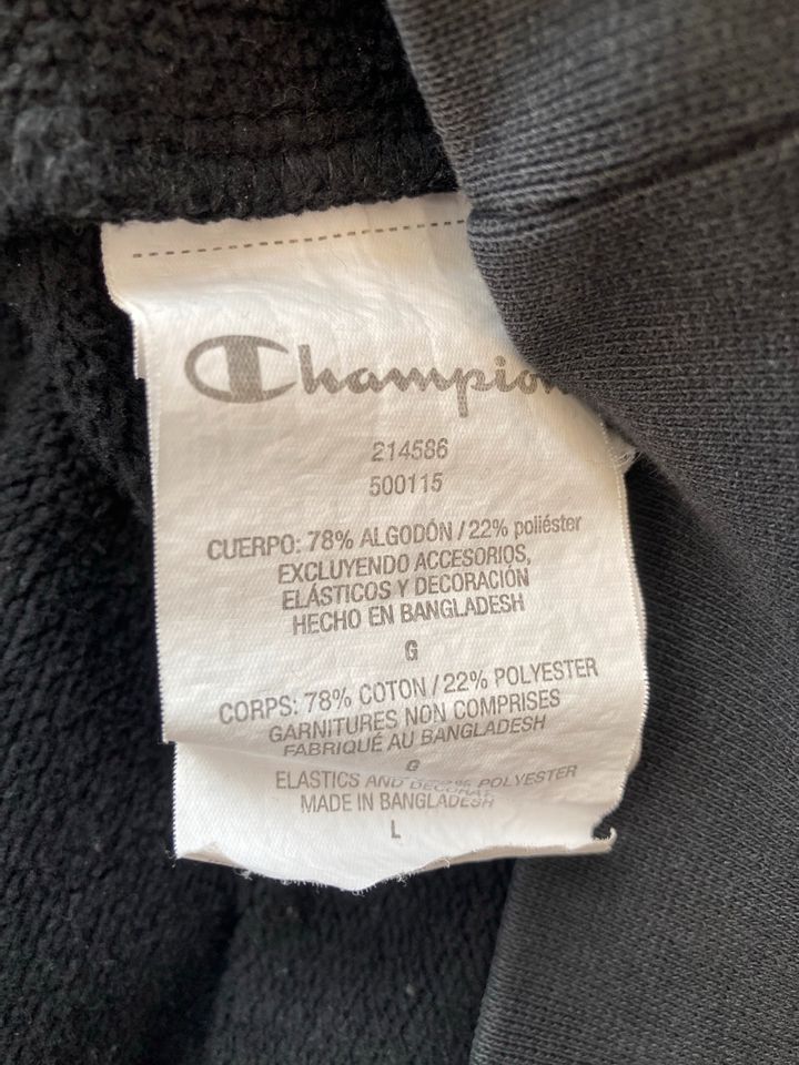 Champion Hoodie, schwarz, L in Ismaning