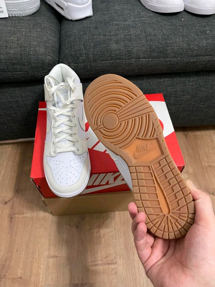 Nike Dunk High Coconut Milk EU 41 in Stuttgart