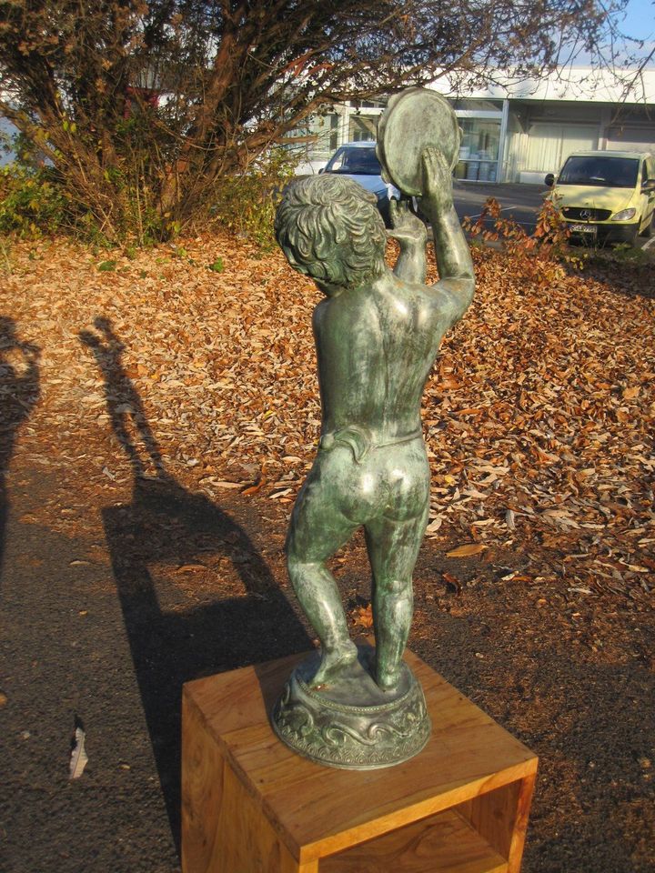 Wunderschöner Junge aus Bronze, Figur, Deko, Garten, neu, 50 % in Köln