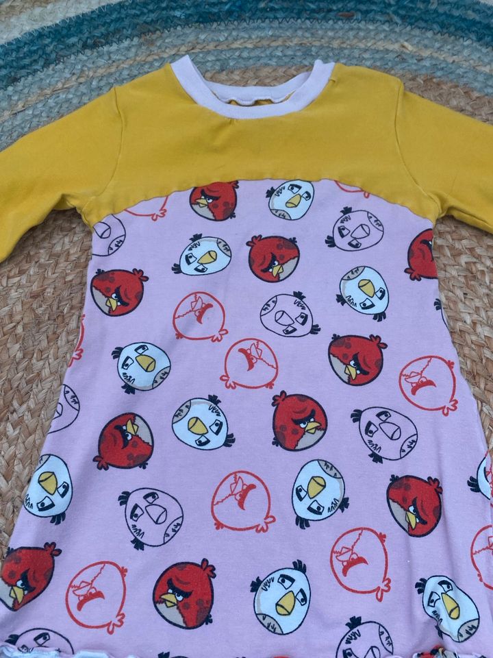 Handmade Kleid Angry Birds  und Shorts Gr 98/104 in Eschweiler