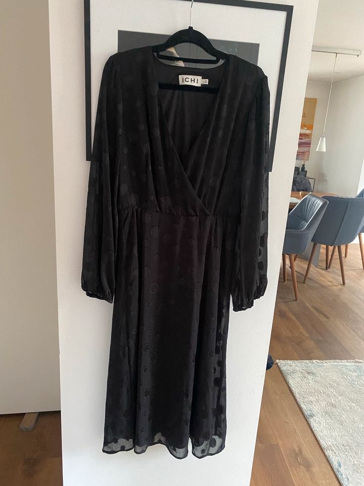 Kleid der Marke ICHI, schwarz NEU!!!! Gr 36/38 in Frankfurt am Main