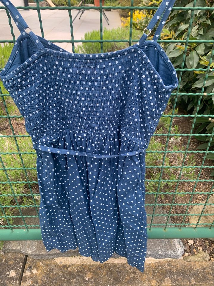 Sommerkleid blau mit weißen Punkten Größe S in Weingarten