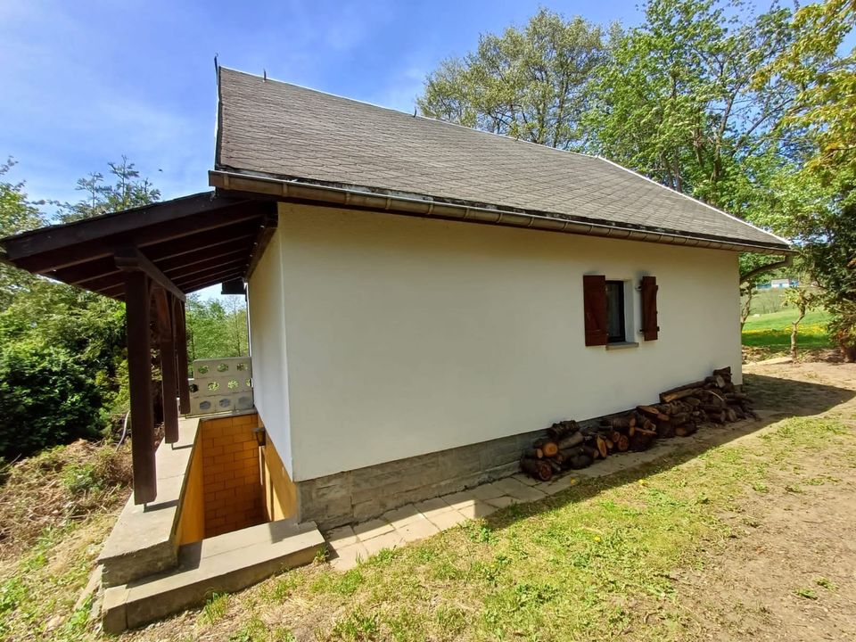 Idyllisches Ferienhaus mit großem Grundstück zu verkaufen in Grünhain-Beierfeld 