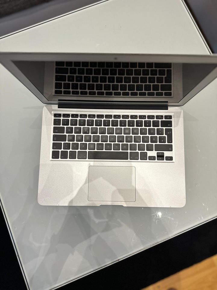 MacBook Air in Bischofsheim