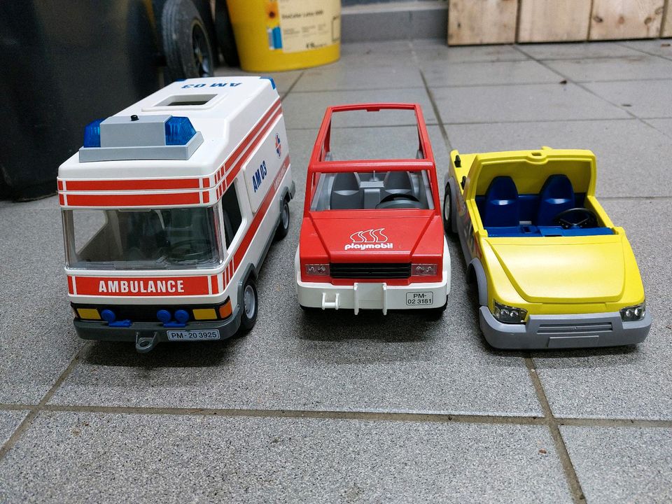 Playmobil Ambulance Feuerwehr Abschlepp  20 3925 02 3181 01 3214 in Idstein