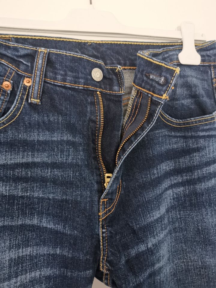 Ich biete eine originale Jeans von LEVI STRAUSS & CO. zum Verkauf in Gelsenkirchen