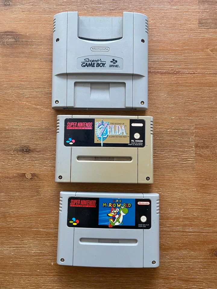 Super Nintendo Set + Spiele Mega Man Gameboy in Lippetal