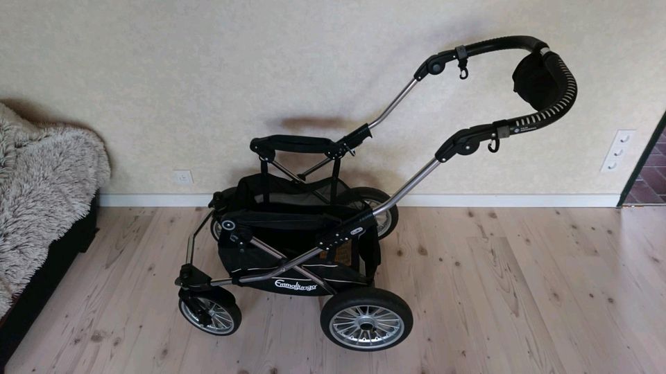 Kinderwagen Emmaljunga mit viel Zubehör in Bassum