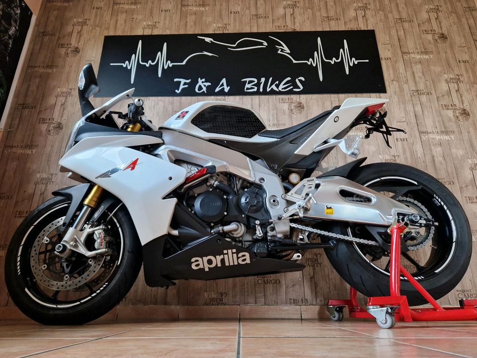 Aprilia RSV4, APRC, Neuwertig, 1Hand, Scheckheft, in Lembruch